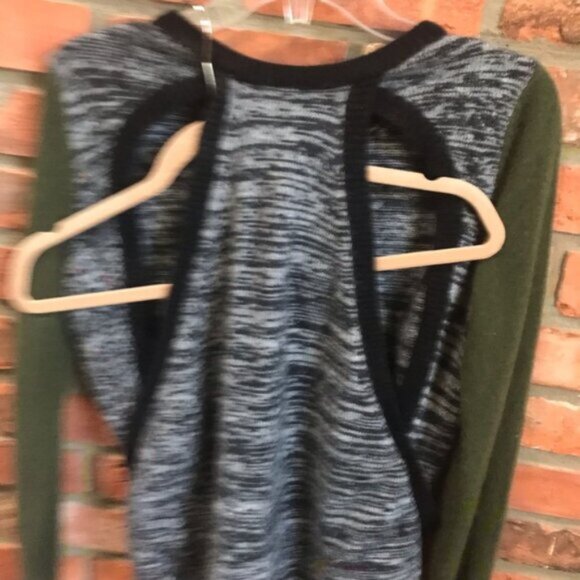 Anthropology SI-IAE Cashmere Sweater Top CutOut Soft ColorBlock Gray Black Green - Picture 6 of 16